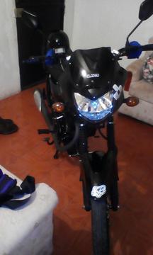 Se Vende Moto Um 150 Maxi