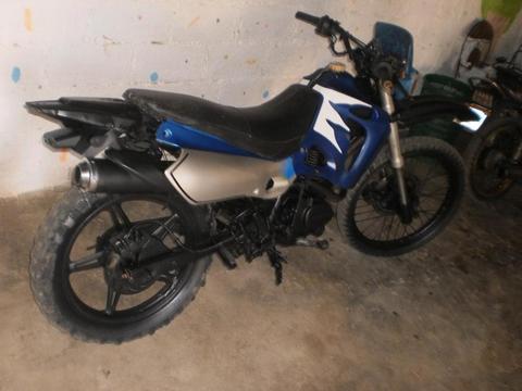 Vendo moto Enduro XY200GYE