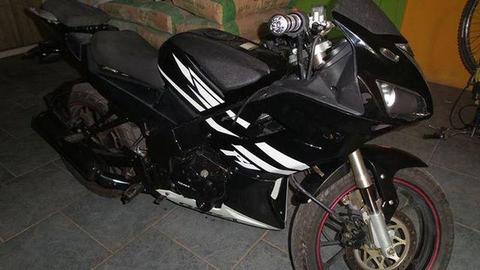 VENDO R1 BERA 200 O CAMBIO