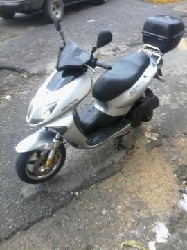 En venta moto automática Matrix