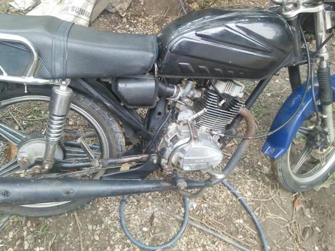 Se Vende Barata La Moto Esta Rodando