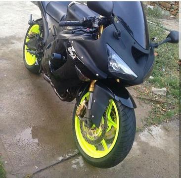 Vendo Kawasaki Ninja 2006