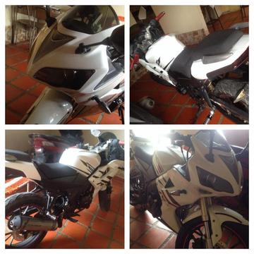 se vende o cambia bera r1, año 2014, practicamente nueva sin uso. matriculada