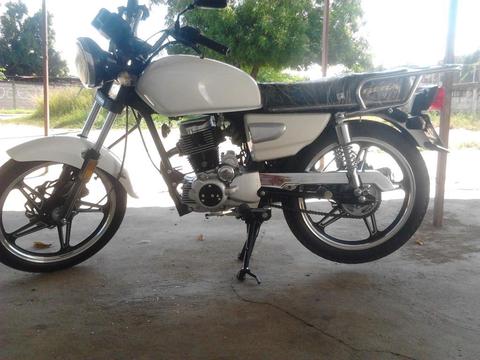 vendo moto nueva poco uso 2014