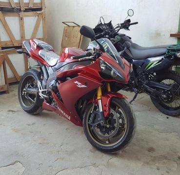 Yamaha R1 2008. Impecable