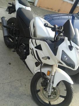 Moto Bera R1