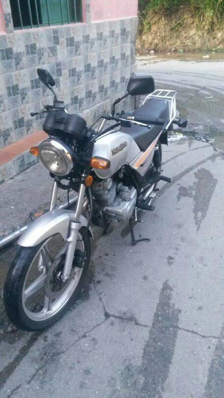 Moto Suzuki Haojue 2011 en excelentes condiciones!!!