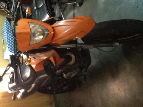 Vendo mi tx 200 año 2013 o cambio por otra moto