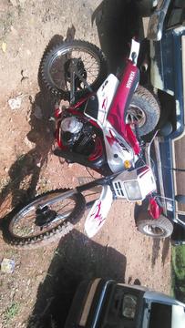 Vendo Moto Yamaha Dt