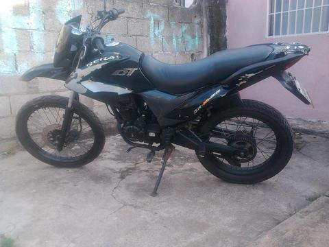 En venta bera DT 200cc 2012 100 en buenas condiciones