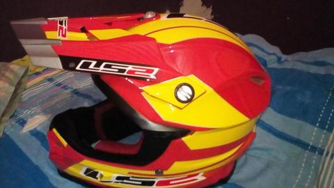 vendo casco xl