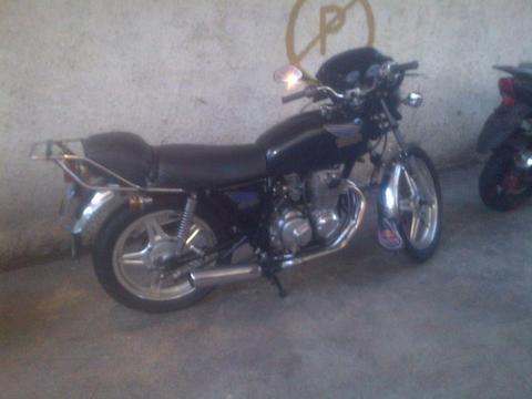 Se Vende Moto Honda 400cc Super Four