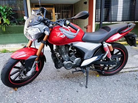 Moto RKV 200 Año 2014 Empire Keeway