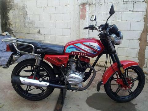 VENDO BERA SOCIALISTA EN PERFECTAS CONDICIONES