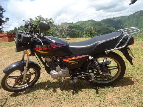 VENDO MOTO HJ