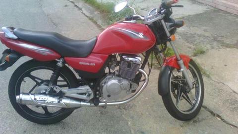 Vendo Moto Suzuki en