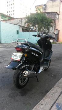 Vendo Moto Empire Matrix