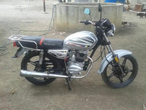 se vende bera socialista MUY ECONOMICA CASI NUEVA!!