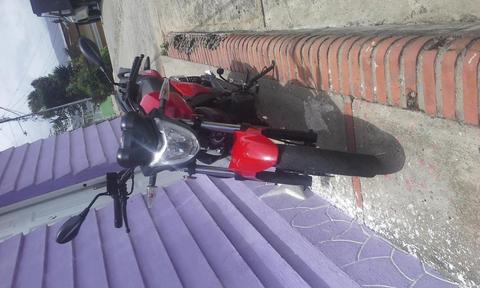 se vende Arsenll o se cambia por dt o otra moto