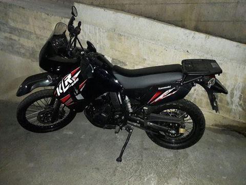 MOTO KLR650 EN BUEN ESTATO