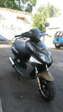 Vendo Moto Empire Matrix