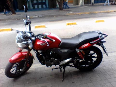 MOTO RKV 2013 MUY CONSERVADA