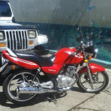 VENDO MI HERMOSA MOTO SUZUKI EN125