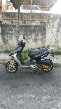 Vendo Moto Empire Matrix