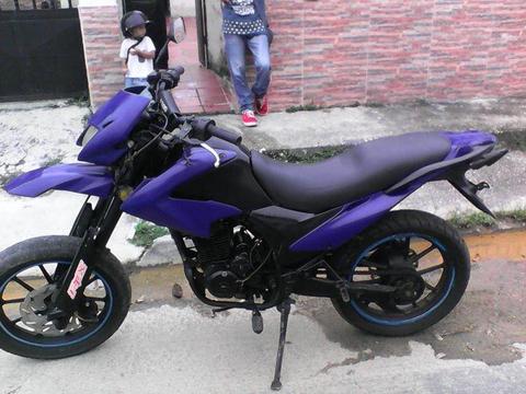 vendo moto dt bera 200 enduro año 2012