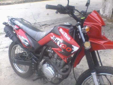 Moto enduro skigo motor 200 año 2011 cel (04247760151)