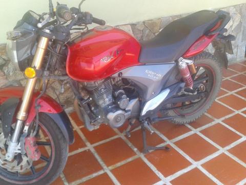 Vendo Moto Rkv /cambio