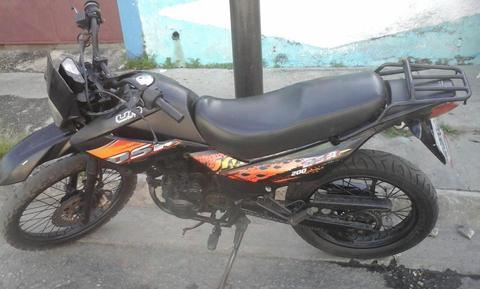 se vende moto um dsr 200