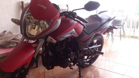 moto um 200cc 2014