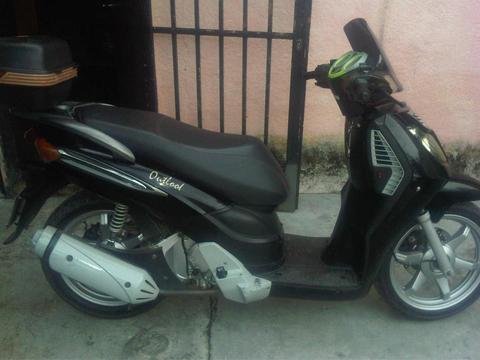 Vendo o cambio mi moto outlook 150