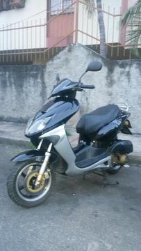 Vendo Moto Empire Matrix