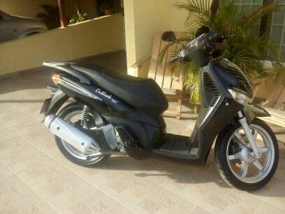 se vende moto outlok 150 año 2014