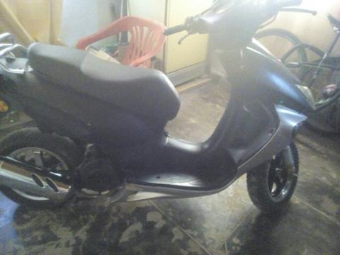 Vendo Moto Empire Matrix 2011