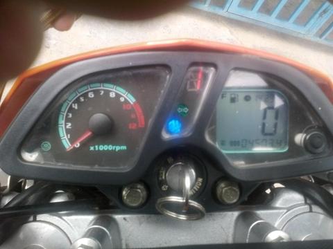 Moto suzuki hj 200 año 2014