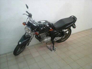 Moto Suzuki EN125 en perfecto estado