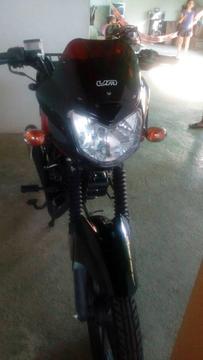 Moto Um maxi 150