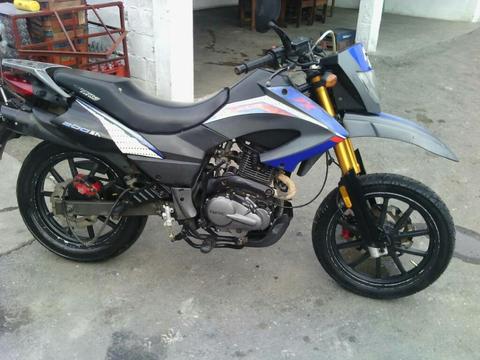 Moto Tx200- Año:2013