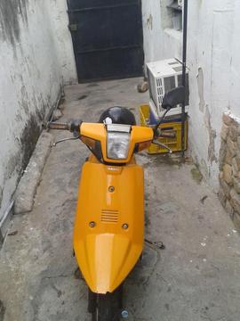 MOTO YAMAHA PERLA