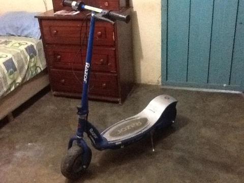 Moto patin razor