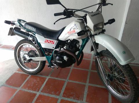 Moto Yamaha Xt 225