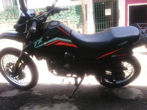 se vende moto tx 200 bonita