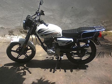 Se vende moto en perfecto estado