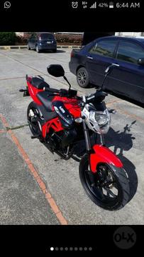 Um Xtreet 230cc 2015