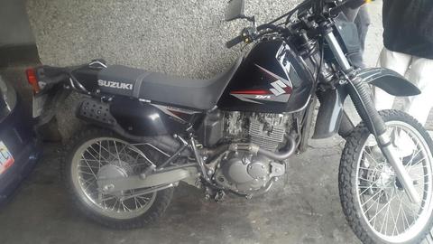 Moto Suzuki Dr 200