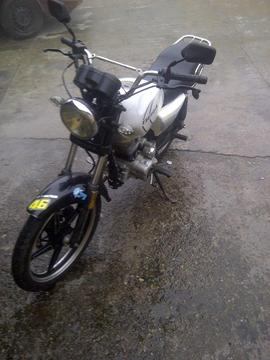 SE VENDE MOTO BERA 200 BRAÑO 2012