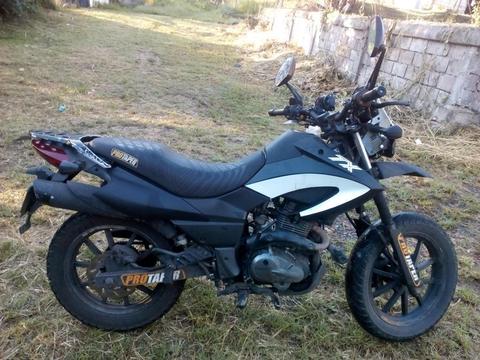 SE VENDE MOTO